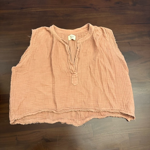 9SEED Idyllwilds Sleeveless Top in Lightweight Gauze French Rose (T2) - Picture 4 of 7